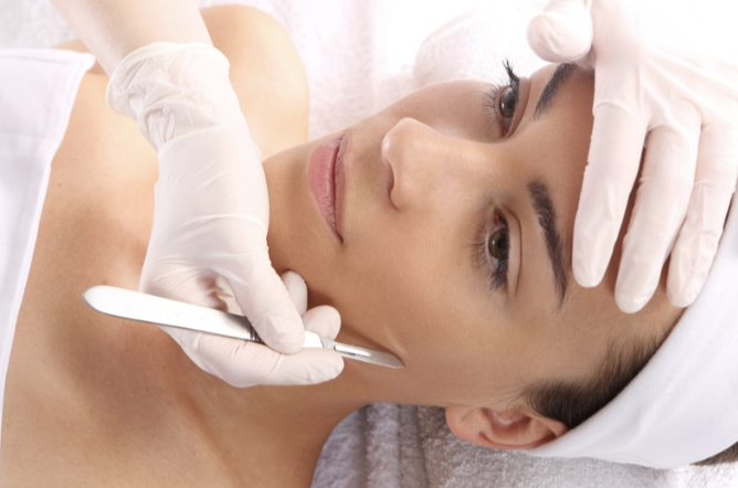 Dermaplaning image